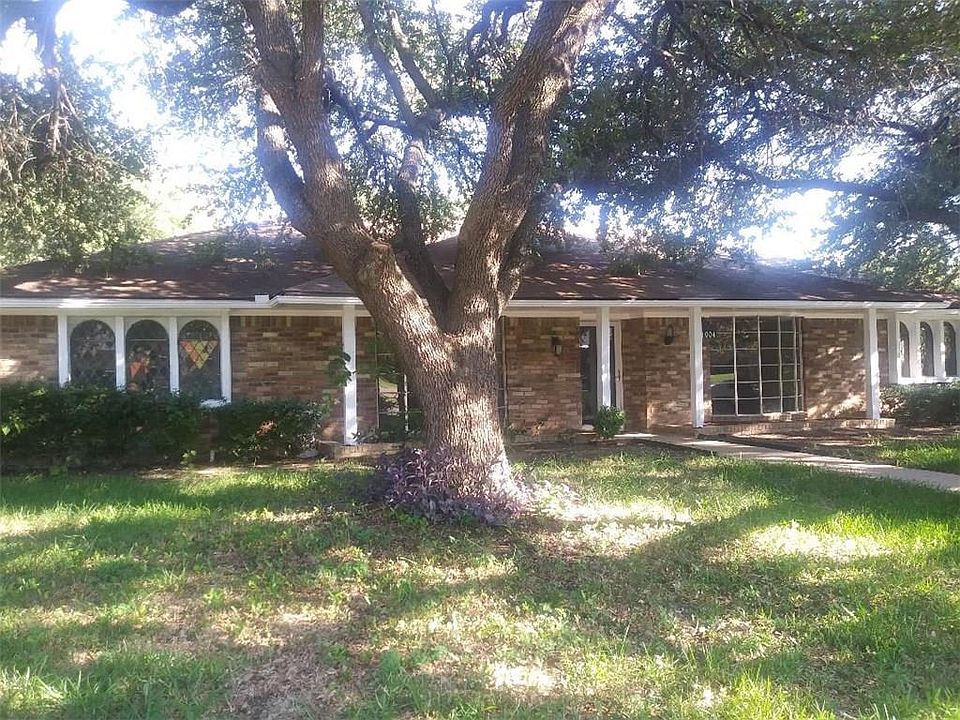 1st image of 1004 Oak Meadow Ln