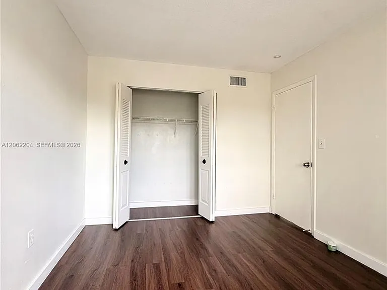 10431 N Kendall Dr #D314 — Photo 14