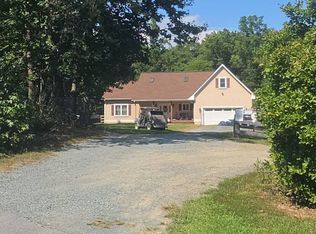 420 Andergar Ln, Kents Store, VA 23084