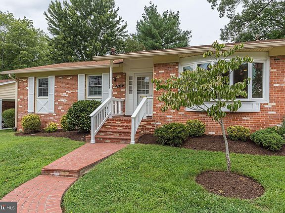 3rd image of 2234 Candlewood Dr