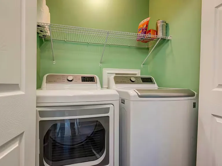 720 W University St #B — Photo 17