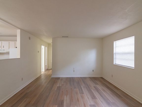 4th image of 3753 Maria Cir