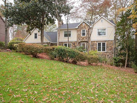 3rd image of 621 Brandi Ln #4