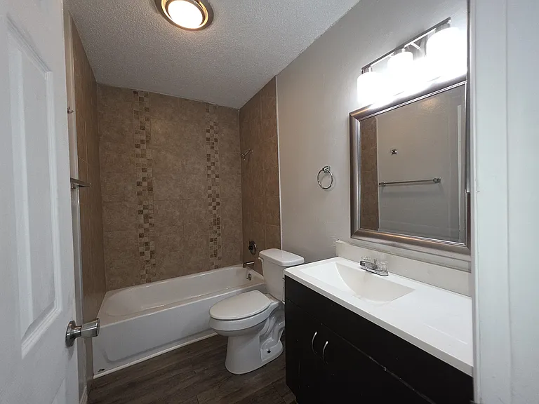 843 Grove Ave — Photo 16