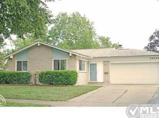 38509 Elsie St, Livonia, MI 48154