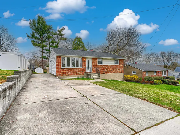 5845 Westwood Ave — Photo 2