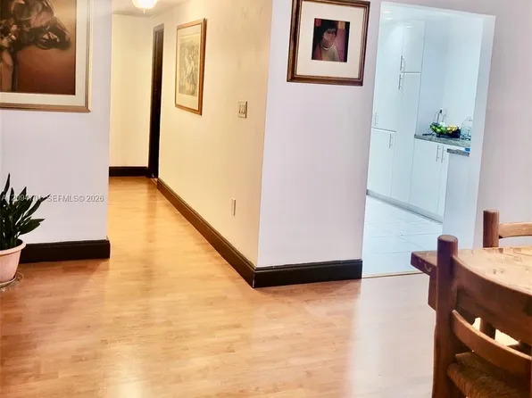 500 Bayview Dr APT 1923, Sunny Isles Beach, FL 33160