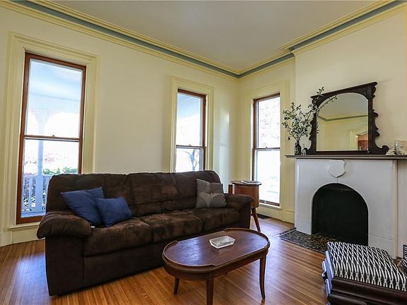 5th image of 27 Ontario St