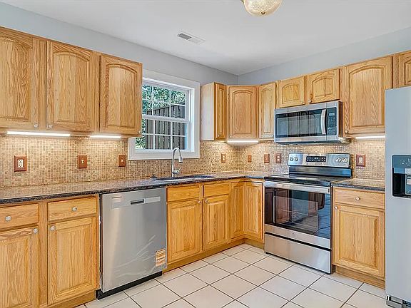 4th image of 575 Oak Tree Blvd NW