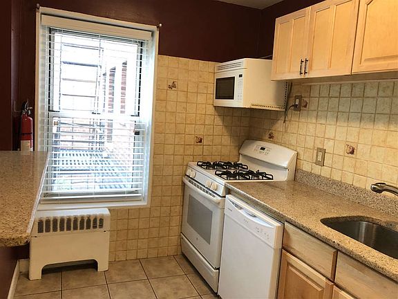 3rd image of 210 Woodcliff Ave APT 3B