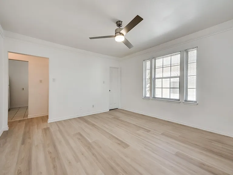 1508 N Peak St — Photo 3