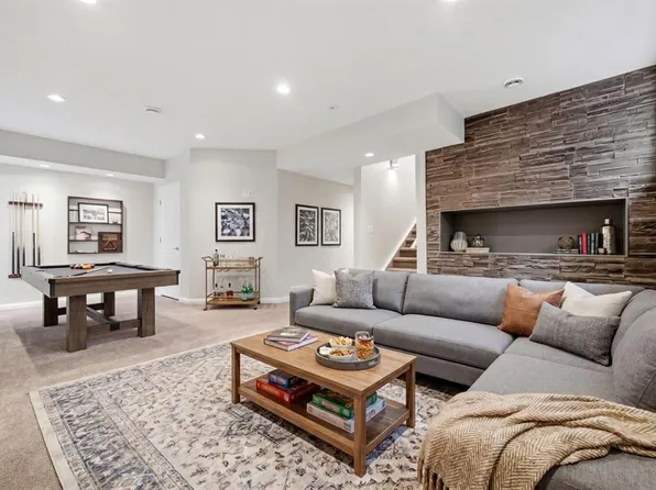 187 N Evansfield Way NW, Calgary, AB T3P 0K3
