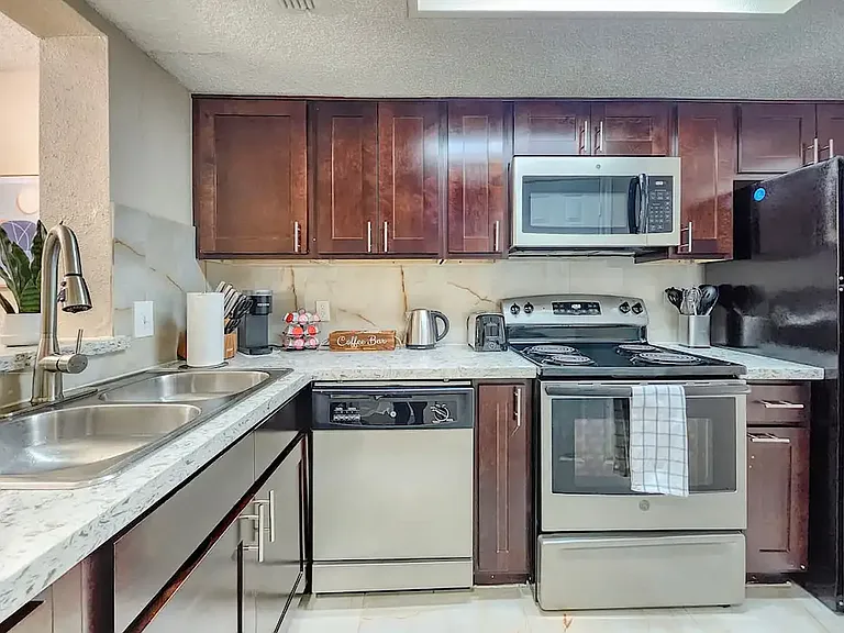 Star Braeswood Apartments — Photo 5