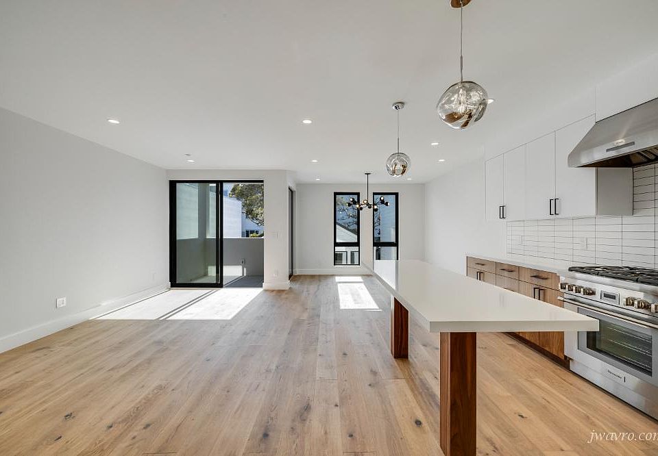 1st image of 20 Belcher St #3
