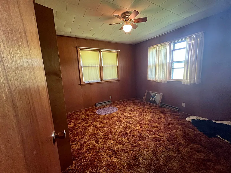 318 E North St — Photo 13