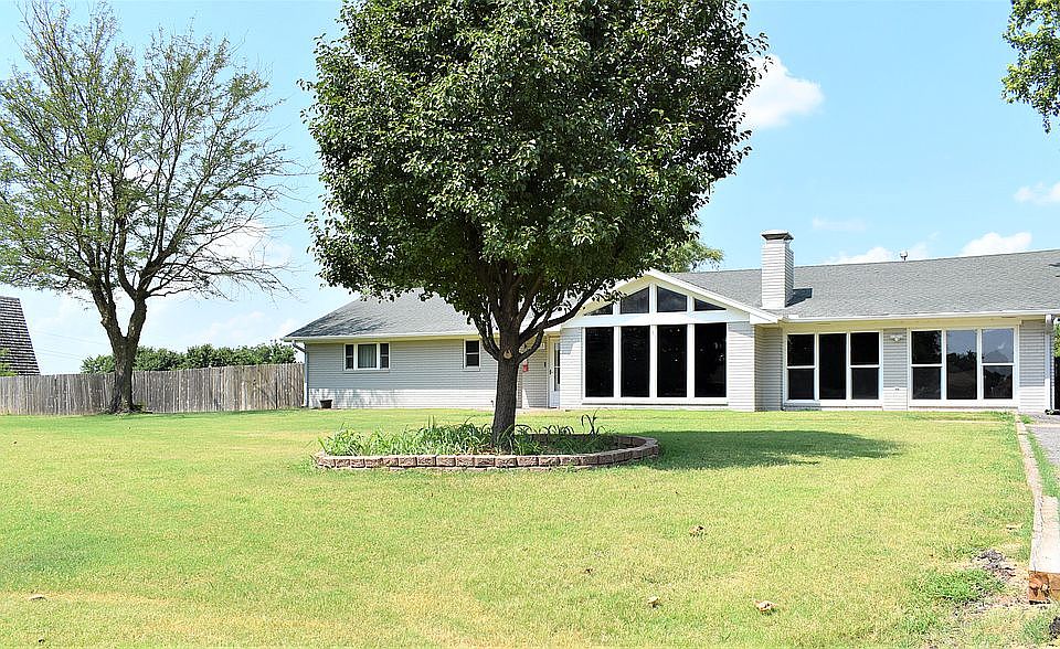 1st image of 110 Kimbra Dr
