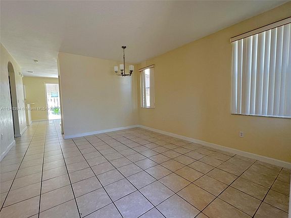 3rd image of 956 NE 42nd Ave