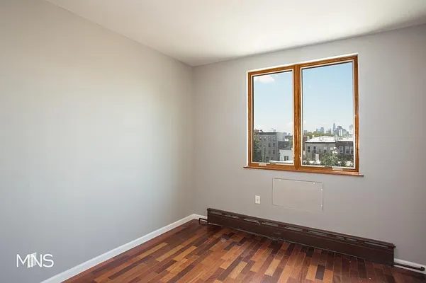 Rented by MNS | media 21