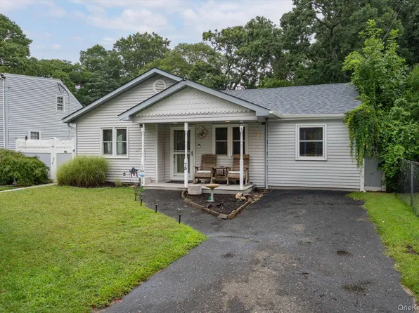 75 Westminster Drive, Shirley, NY 11967