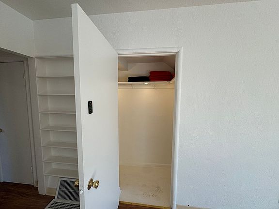 5th image of 520 41st St #0