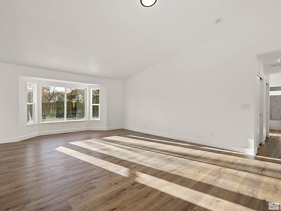 4th image of 147 Andalucia Ct