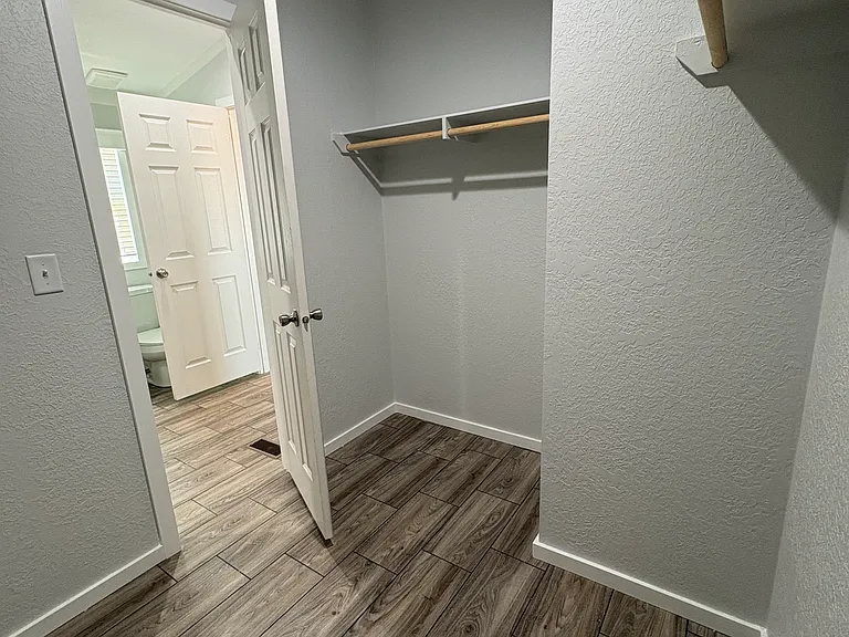 County Street 2983 — Photo 16
