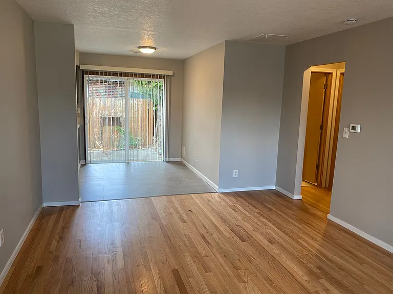 115 N Garrison Rd — Photo 4