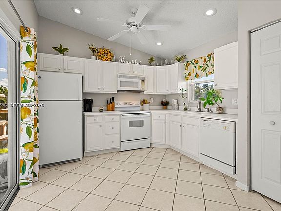 4th image of 112 Caribe Ct