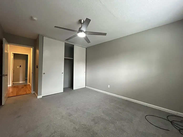 15827 NE Glisan St #12 — Photo 22