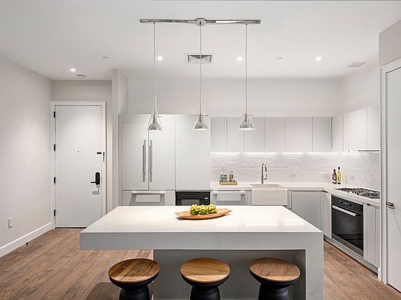 3rd image of 11 Greene St #3F