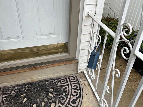 4th image of 71 Dewey Ave