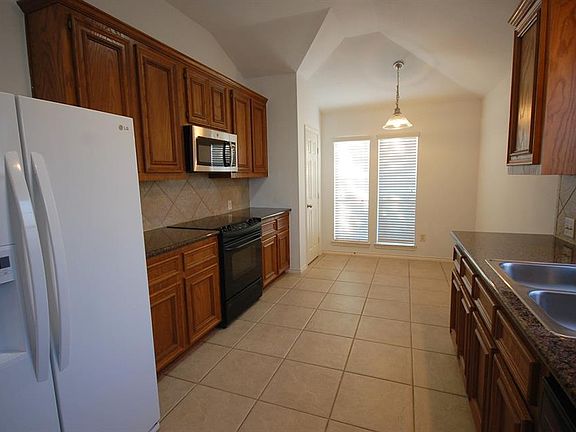 4th image of 14218 Englewood Park Ln