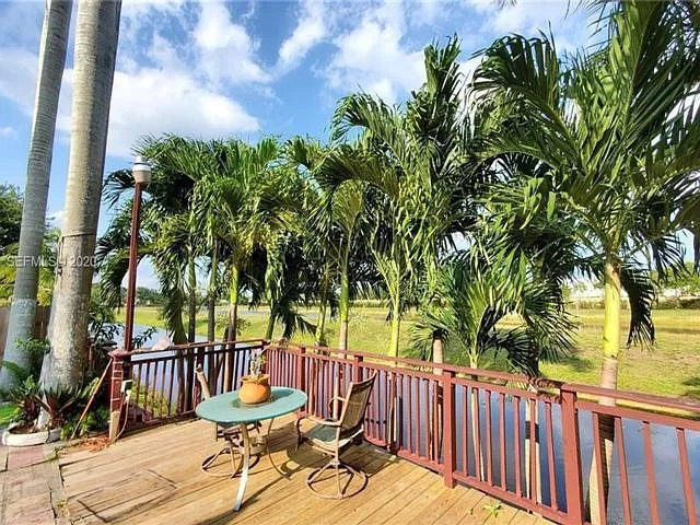 4430 SW 82nd Way — Photo 4