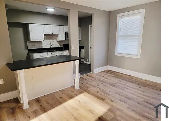 4 bed, 1321 sqft, $2,200 — Photo 3