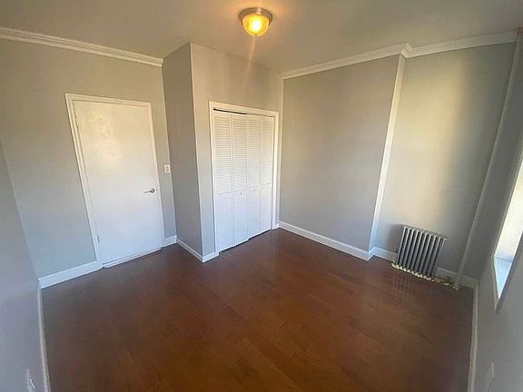5th image of 324 E 109th St APT 10