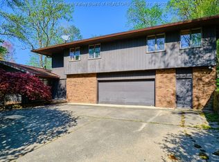 1801 Shadybrook Rd, Charleston, WV 25314