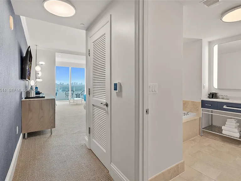 4401 Collins Ave #1508 — Photo 12