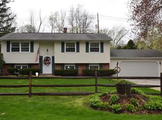 1820 Falkirk Rd, Madison, OH 44057