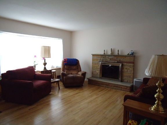 2nd image of 104 Suburban Dr
