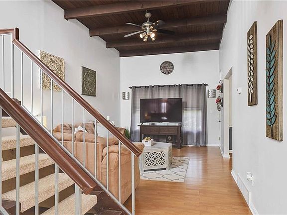 3rd image of 4170 Knight Ln Unit 10