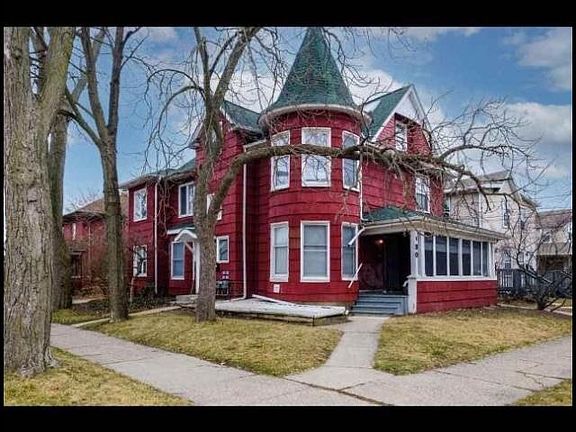 2nd image of 130 S 8th St #3