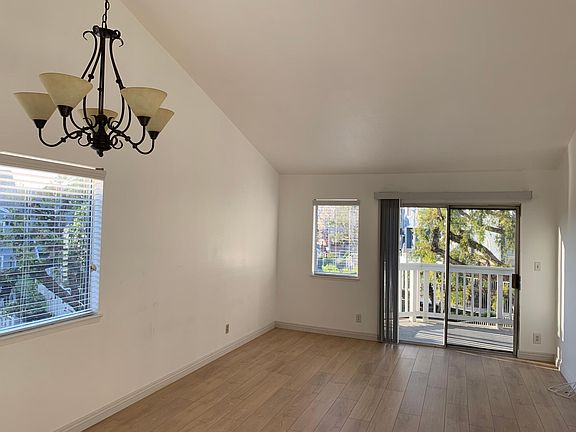2nd image of 12918 Sycamore Village Dr