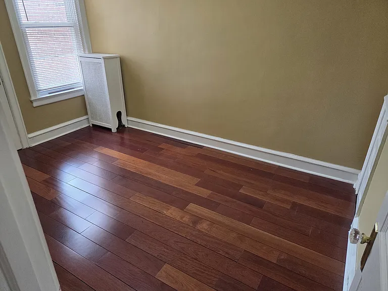 559 Rosalie St — Photo 8