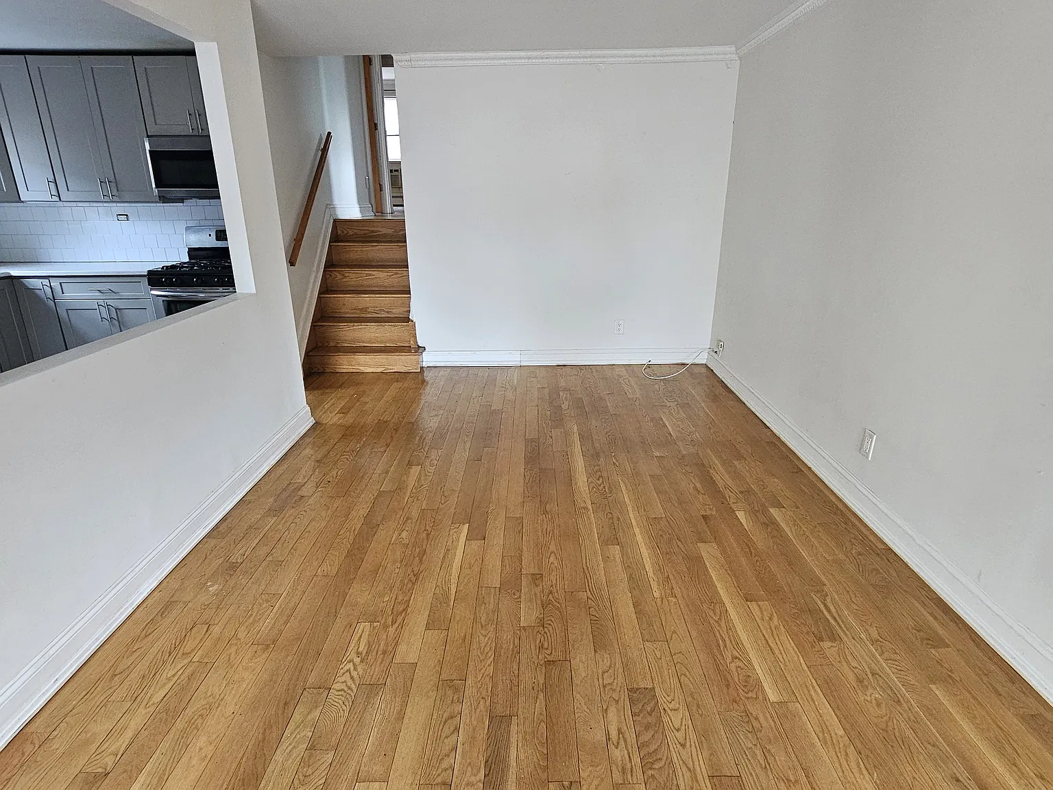 3 bed, 1.5 bath, $3,800 — Photo 4