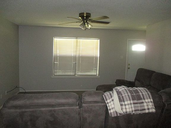 3rd image of 10337 Cottontail Ln