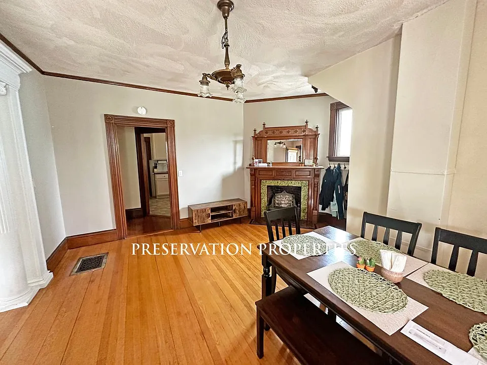 147 Crafts St #1