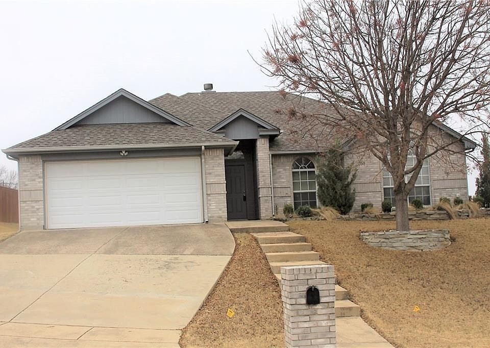 1st image of 300 Broken Arrow Trl