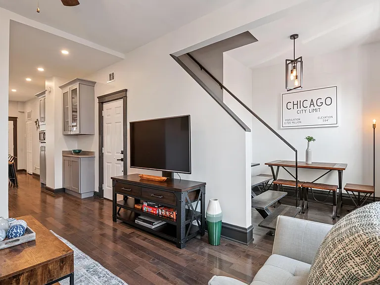 1836 N Paulina St #3 — Photo 7