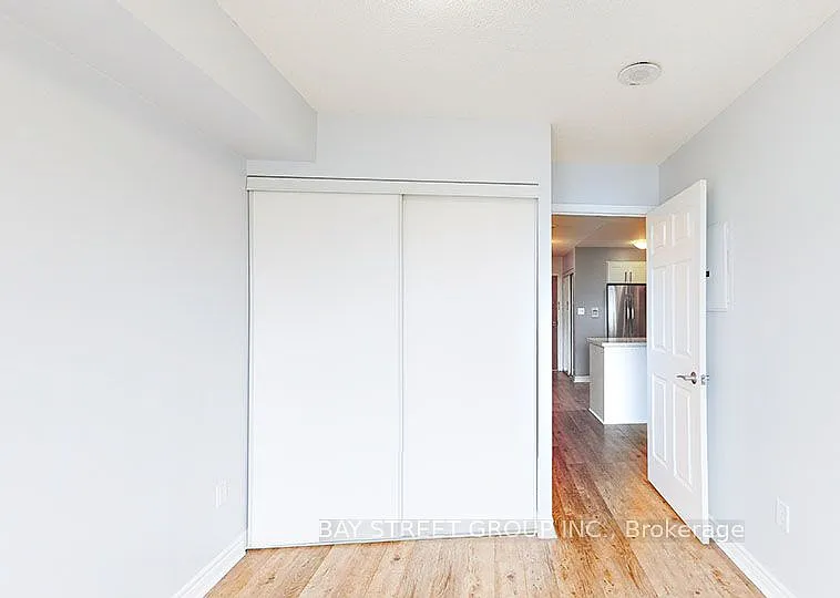 7 Lorraine Dr #1701 — Photo 11
