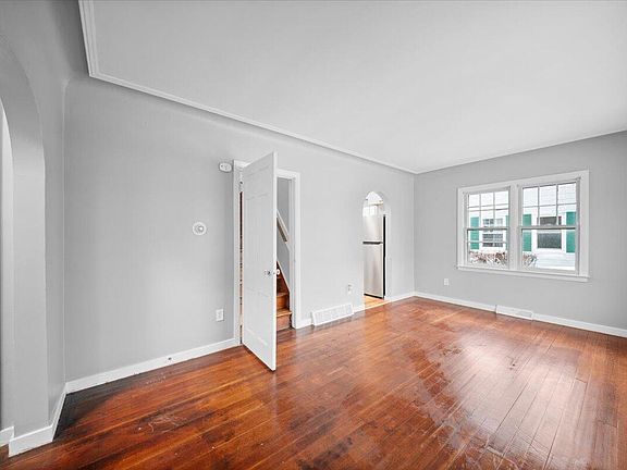 2nd image of 713 N Jefferson St